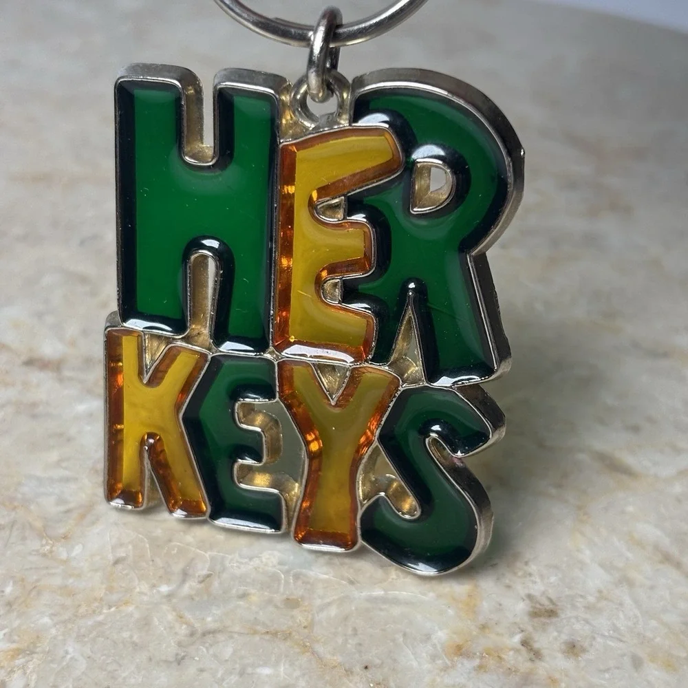HER KEYS Gold Yellow Green Stained Glass Retro‎ Look Metal Keychain Groovy VTG